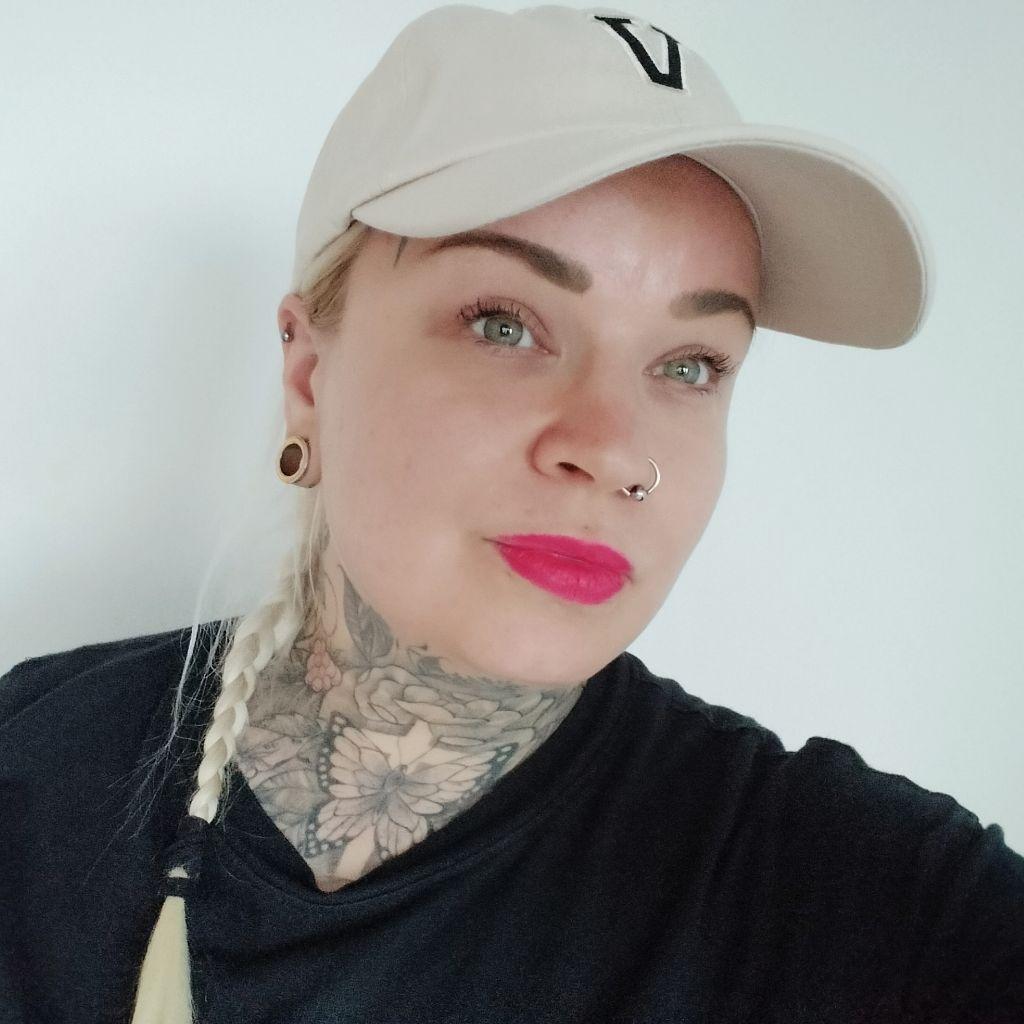 Heidi Huttunen vastaa muun muassa Popkadun mainosmyynnistä.